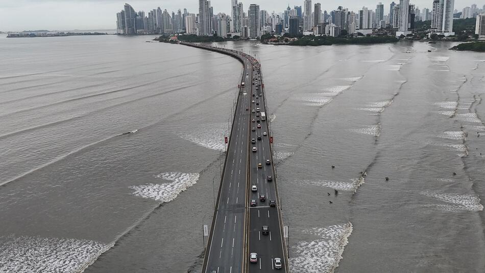 Tsunami-Alarm nach Erdbeben vor Russland - Panama