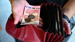 ++ ARCHIVBILD ++ Es geht ums Geld: Debatte um Freibetrag für Überstunden