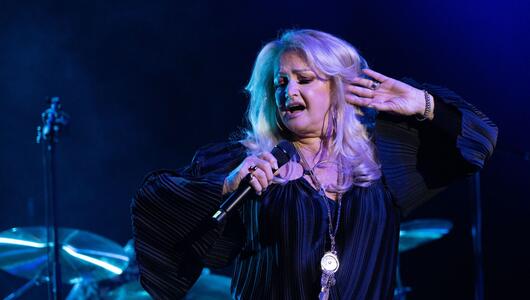 Bonnie Tyler wird 75 - Sorge um die Queen der Rockballaden