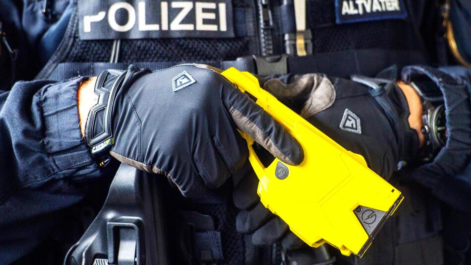Bundespolizei soll flächendeckend Taser einsetzen dürfen