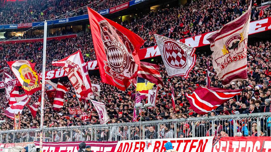 Die Fans des FC Bayern haben für ihren Verein eine neue Hymne eingesungen.