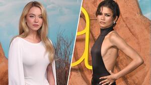 Sydney Sweeney (l.) kam in Weiß, Zendaya in Schwarz.