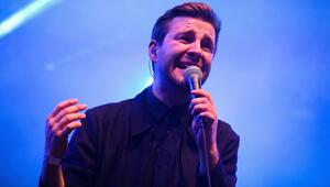 Musiker Josh. (Johannes Sumpich) beim Schlossgrabenfest 2019 in Darmstadt.