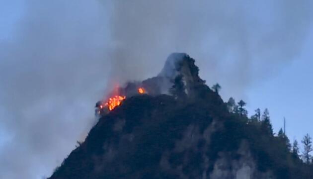 Waldbrand in Chiemgauer Alpen: Saurüsselkopf lodert