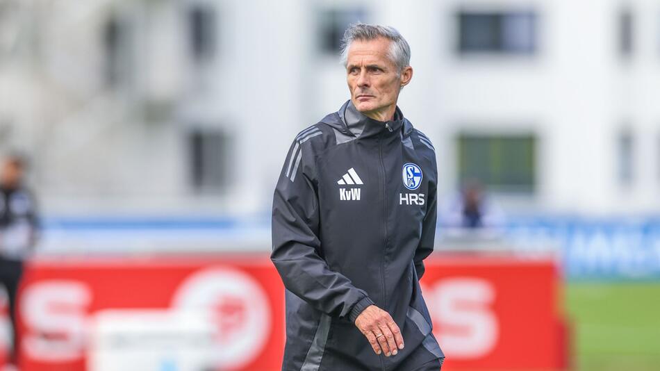 Erstes Training des FC Schalke 04 mit neuem Trainer