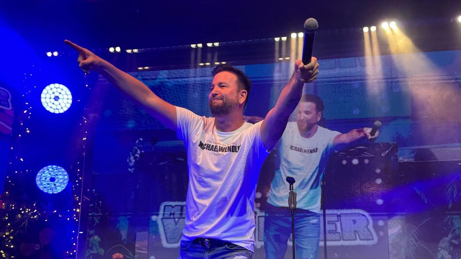 Schlagersänger Wendler feiert Rückkehr an den Ballermann