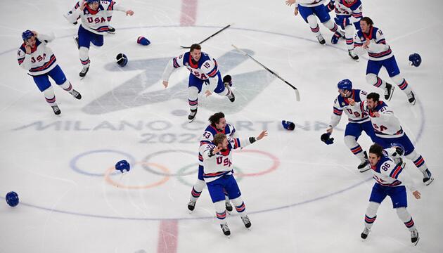 Nach dem entscheidenden Tor ist der Jubel bei den Amerikanern grenzenlos.