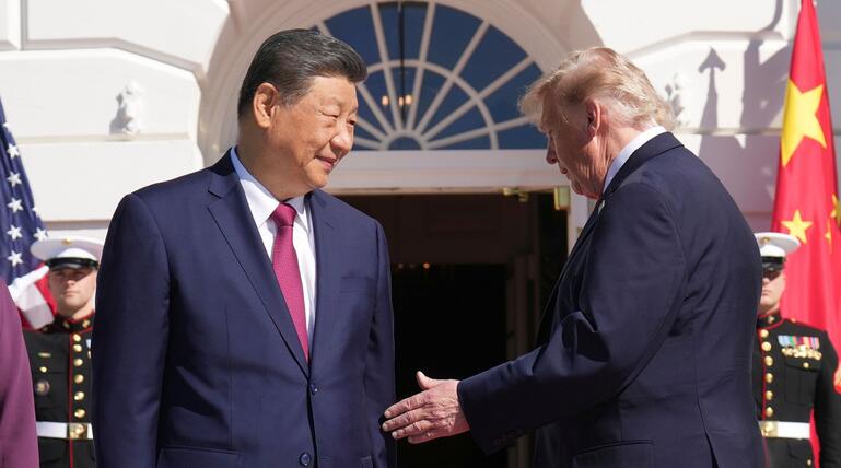 Donald Trump begrüßt Xi Jinping