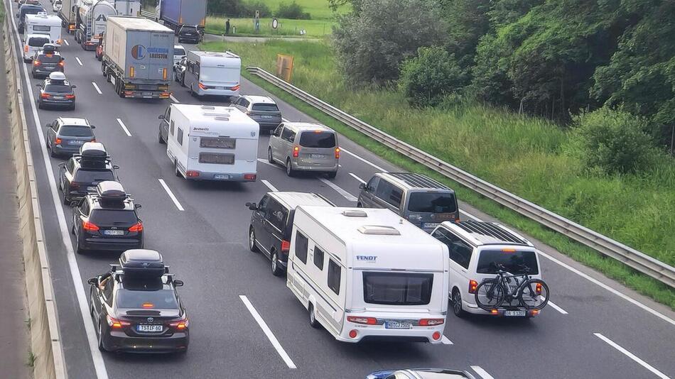 Reiseverkehr kollabierte am Pfingstsamstag