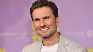 Simon Verhoeven hat den Film "Ach, diese Lücke, diese entsetzliche Lücke" inszeniert.