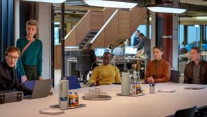 "Tatort: Im Wahn" (v.l.): Finn Jennewein (Thomas Niehaus) erläutert BKA-Direktorin Gabriele Seil ...