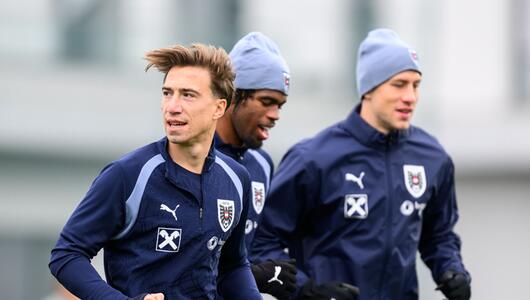 Affengruber fliegt mit den Kollegen Chukwuemeka und Svoboda zur WM