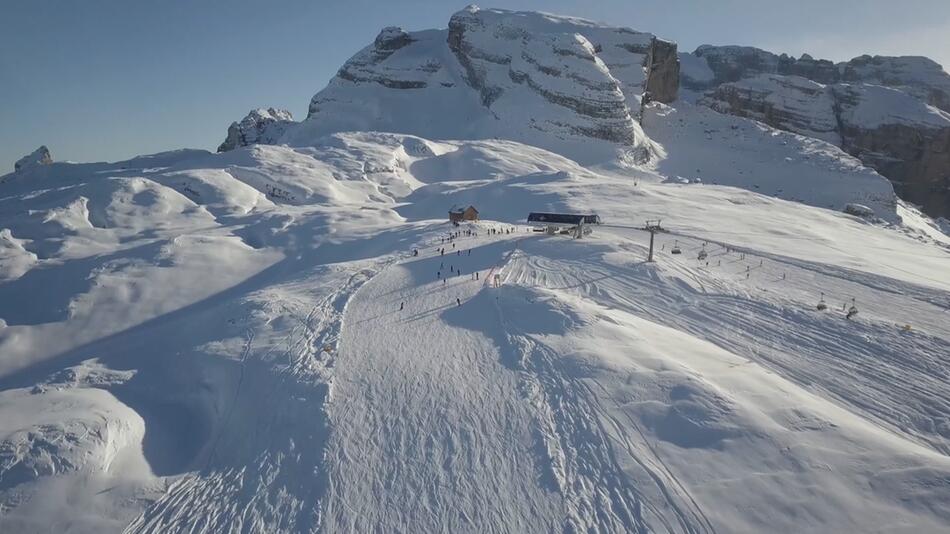 Skigebiet begrenzt erstmals Skipässe in den Alpen