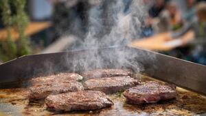 Angus-Wagyu-Ribeye-Steak auf einem Grill