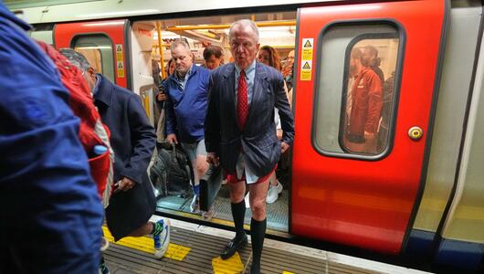 "No Trousers Tube Ride": Ohne Hose in U-Bahnen in London