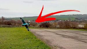 Ein Jahr Arbeit umsonst: Modellflugzeug crasht direkt nach dem Abheben