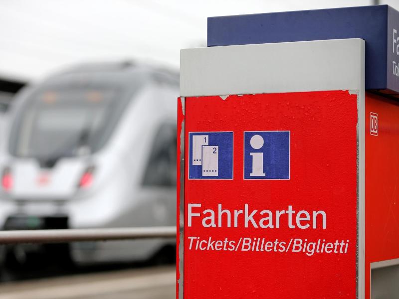 Bahn lockt mit Billigtickets und Bahncard-Varianten | GMX.AT