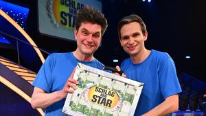 Lutz van der Horst (l.) und Fabian Köster freuten sich gegen 1.50 Uhr über ihren Erfolg.