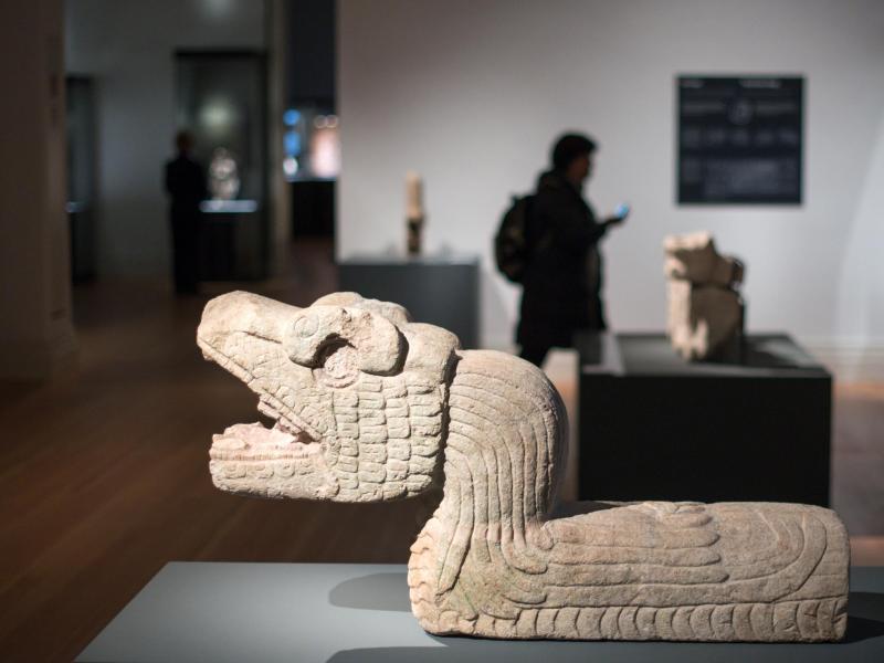 Große MayaSchau in Berlin GMX.AT