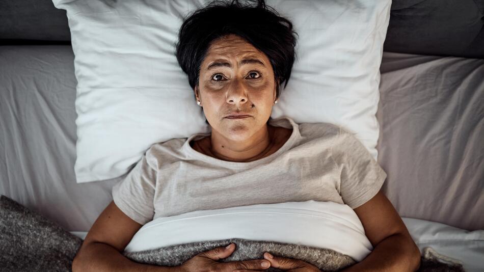 Frau Bett nachdenklich