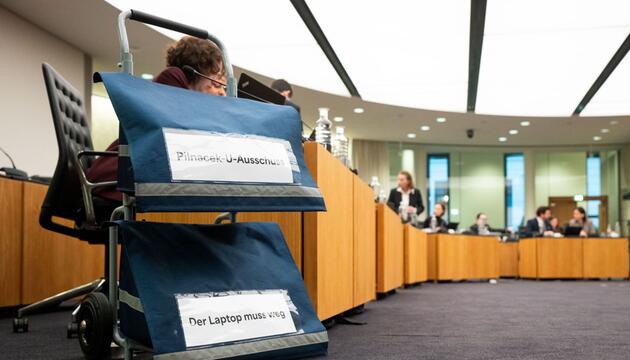 Der U-Ausschuss nimmt wieder an Fahrt auf.