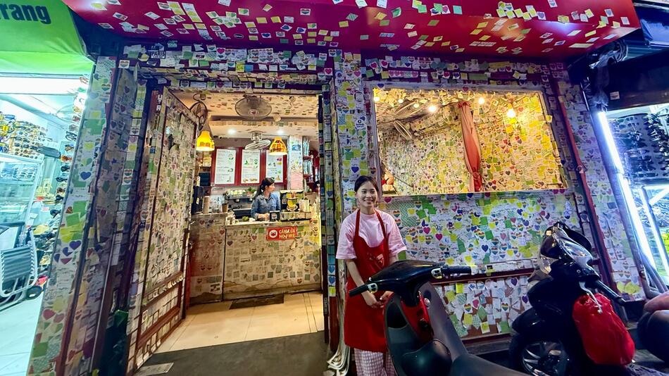 "The Note Coffee" in Hanoi