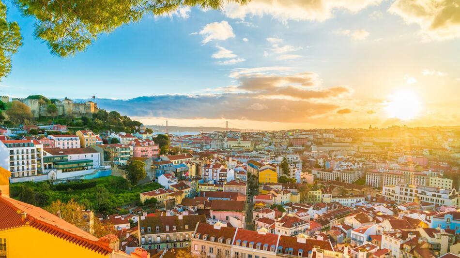 Das Klima ist im April im portugiesischen Lissabon besonders angenehm.