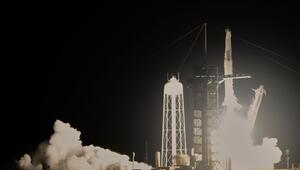 Start einer "Falcon 9"-Rakete von SpaceX