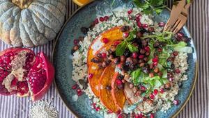 Orientalischer Ofenkürbis mit Protein-Crumble
