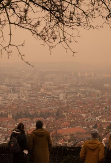 Gefärbter Himmel über Stuttgart