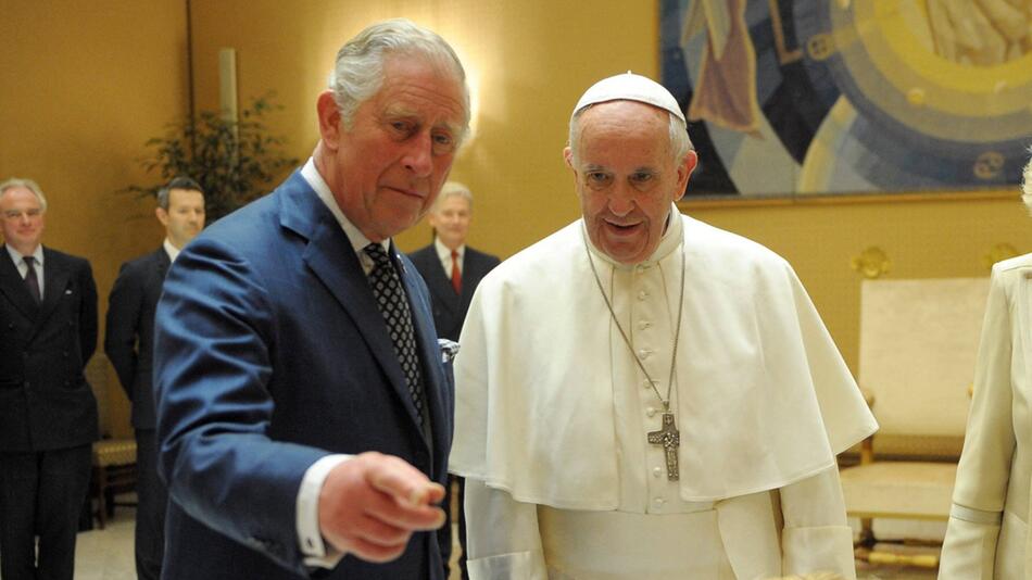 Charles hat den Papst als Prinz bereits zweimal getroffen - nun wäre es seine erste Audienz als ...