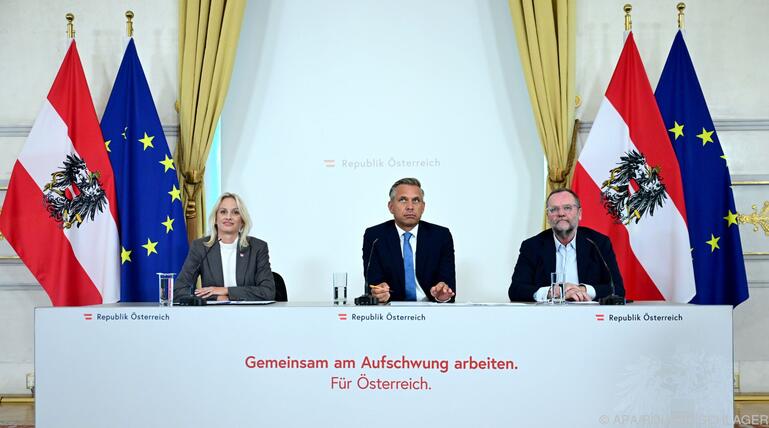 Regierung bei Strompreisdeckel und Industrie-Subventionen einig