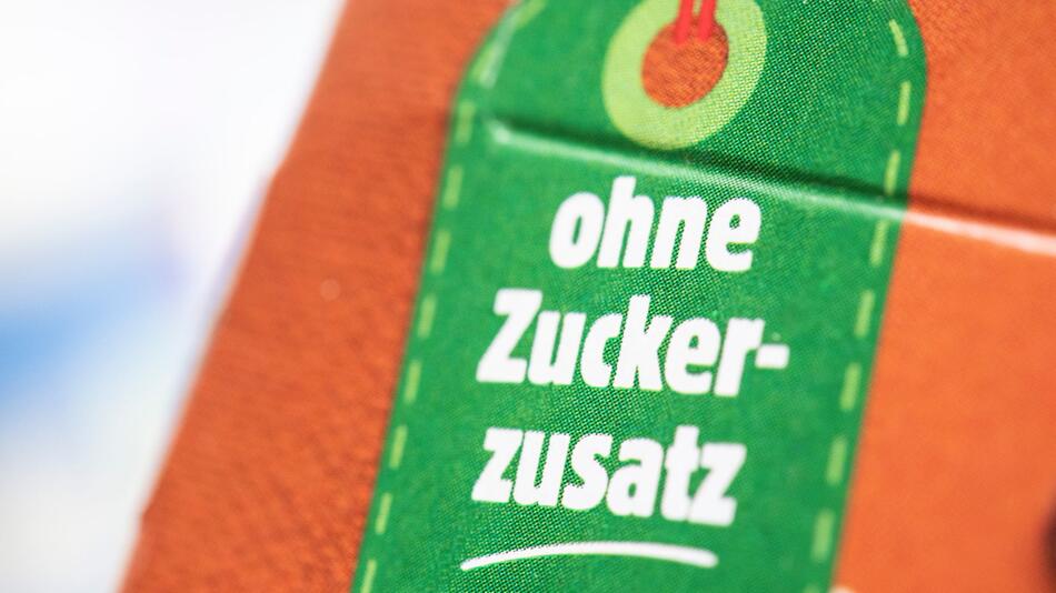 Auf der Verpackung eines Produkts steht "ohne Zuckerzusatz"