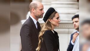 Prinz William und Prinzessin Kate kommen bei der Trauerfeier an.