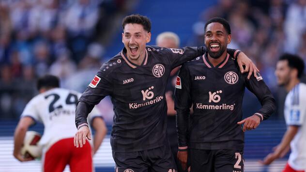 Phillipp Mwene von Mainz 05 trifft zum 2:0.