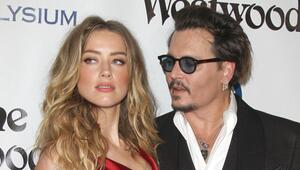 Die Beziehung und der öffentliche Streit von Amber Heard und Johnny Depp machten unzählige ...