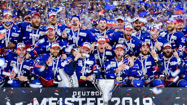 Eishockey -  Adler Mannheim