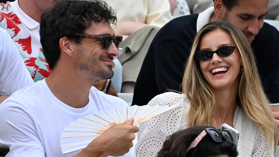 Mats Hummels und seine Freundin Nicola Cavanis
