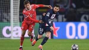 Stehen sich bald erneut auf dem Platz gegenüber: Lionel Messi (r.) im Zweikampf mit Thomas ...