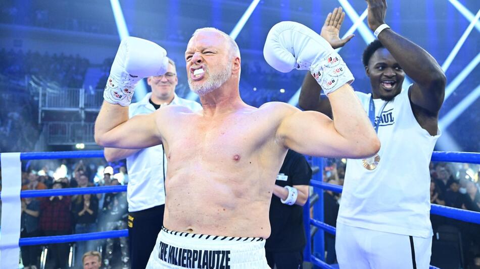 Stefan Raab bei seiner TV-Rückkehr in der RTL-Show "Der Clark Final Fight - Stefan Raab vs ...