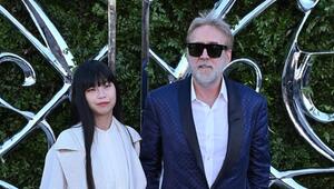 Der ergraute Nicolas Cage und seine Ehefrau Riko Shibata.