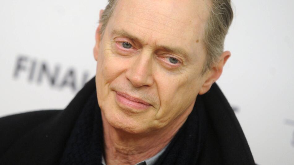 Steve Buscemi, hier im Jahr 2018 aufgenommen, war auf den Straßen Manhattans wahllos attackiert ...