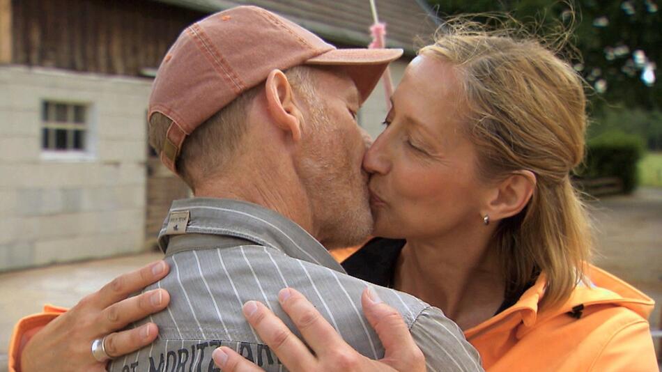 In der 19. Staffel von "Bauer sucht Frau" begann die Liebesgeschichte von Hans und Elke.