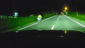 Im Schneckentempo auf dem Motorrad: Mann flieht vor Polizeikontrolle mit 24 km/h
