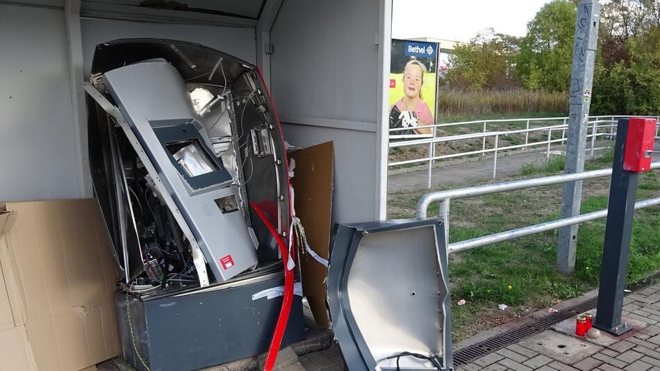 Explosion eines Fahrkartenautomaten