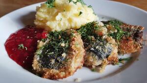 Gebratener Hering mit Senf-Zwiebel-Füllung