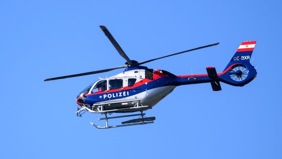 Der Polizeihubschrauber brachte die Leiche ins Tal