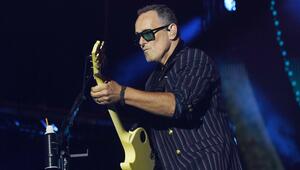 Vivian Campbell von Def Leppard während eines Auftritts im September 2025.