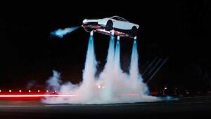 Abheben statt Überholen: Tesla präsentiert „fliegenden“ Roadster