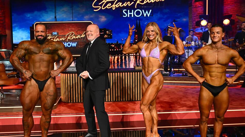 Bodybuilder und Bodybuilderinnen wie Lena Ramsteiner begrüßte Stefan Raab im Studio.